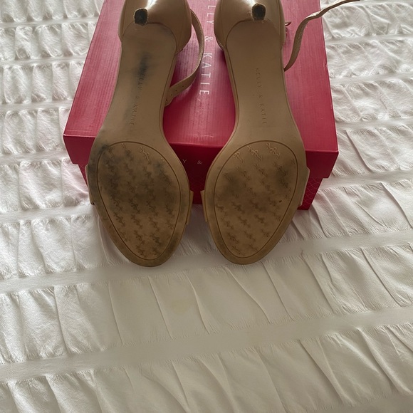 Kelly & Katie size 8.5 nude kitten heels - Picture 5 of 6